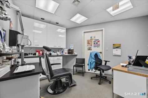 203 Boston Post Road Waterford CT 06385