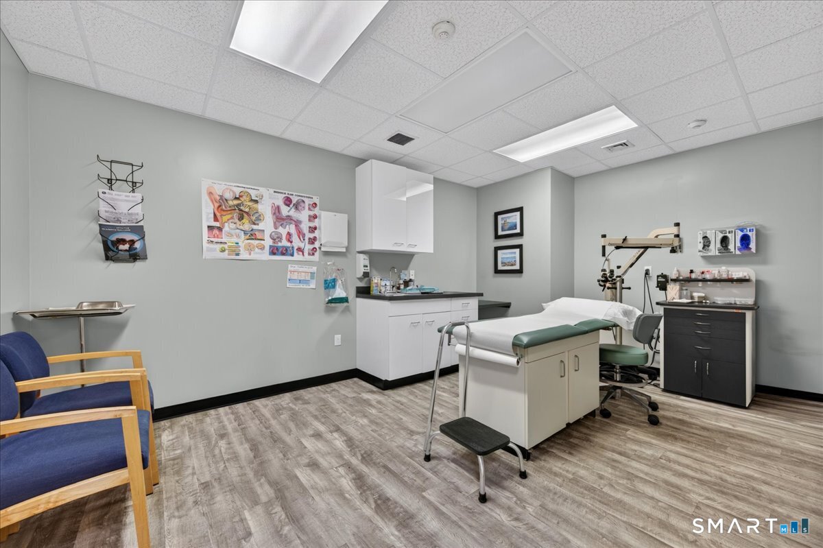 203 Boston Post Road Waterford CT 06385