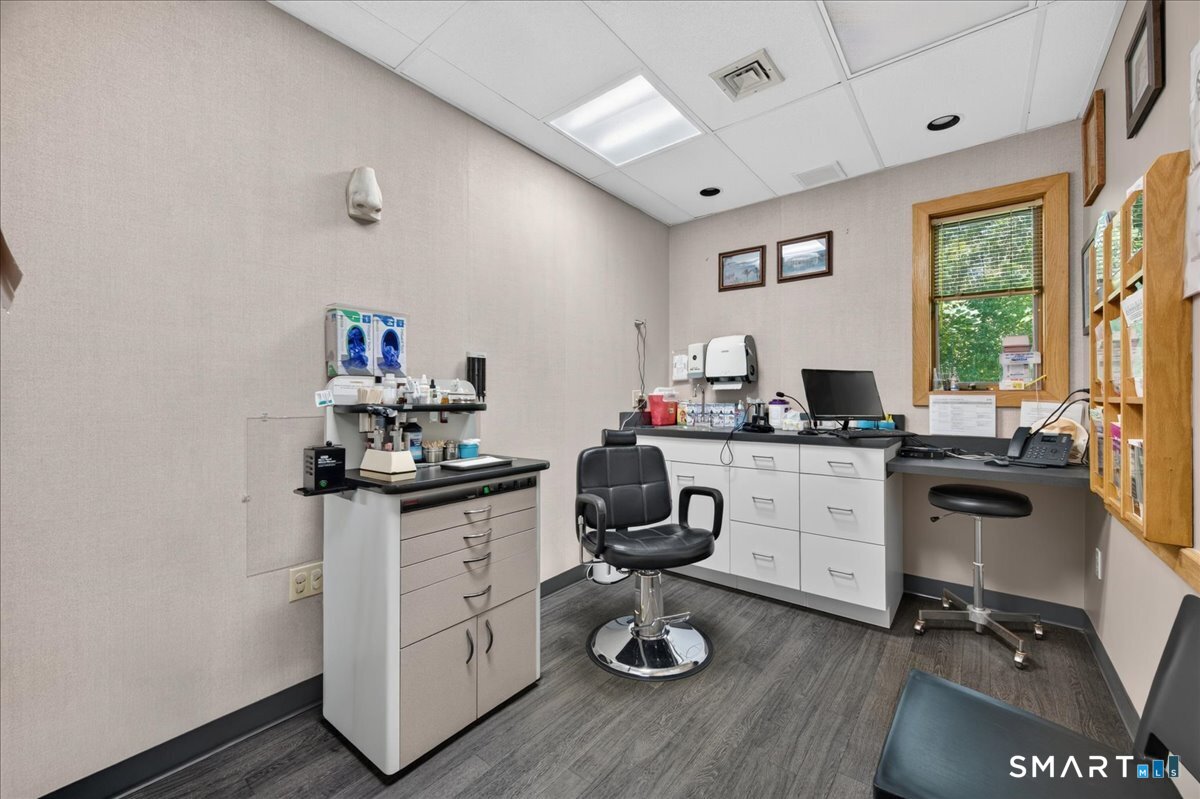 203 Boston Post Road Waterford CT 06385