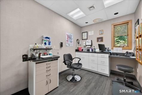 203 Boston Post Road Waterford CT 06385