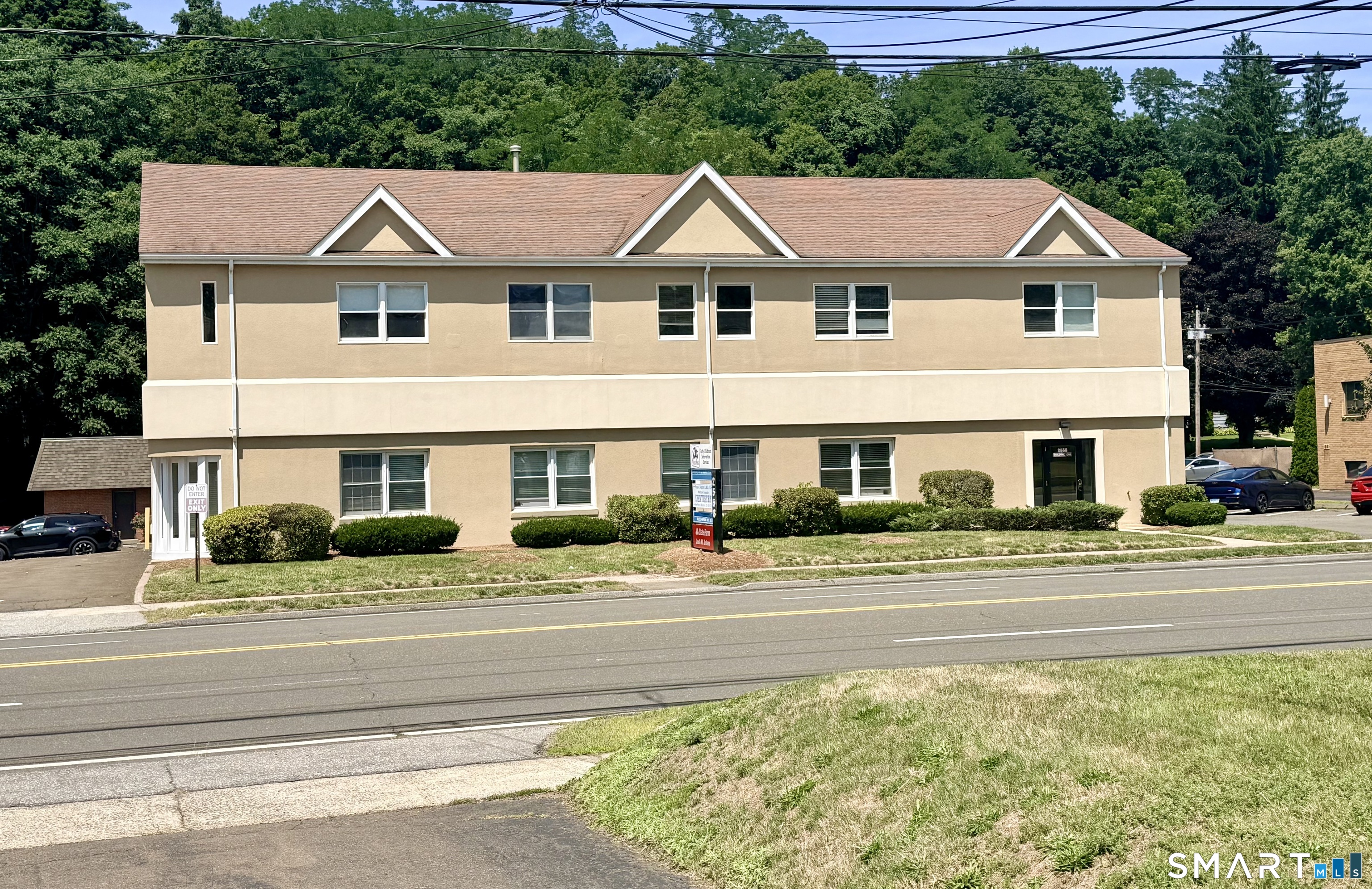 2558 Whitney Avenue Hamden CT 06518