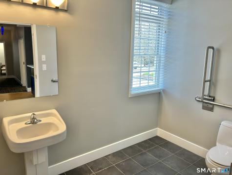 33 Dale Road Avon CT 06001