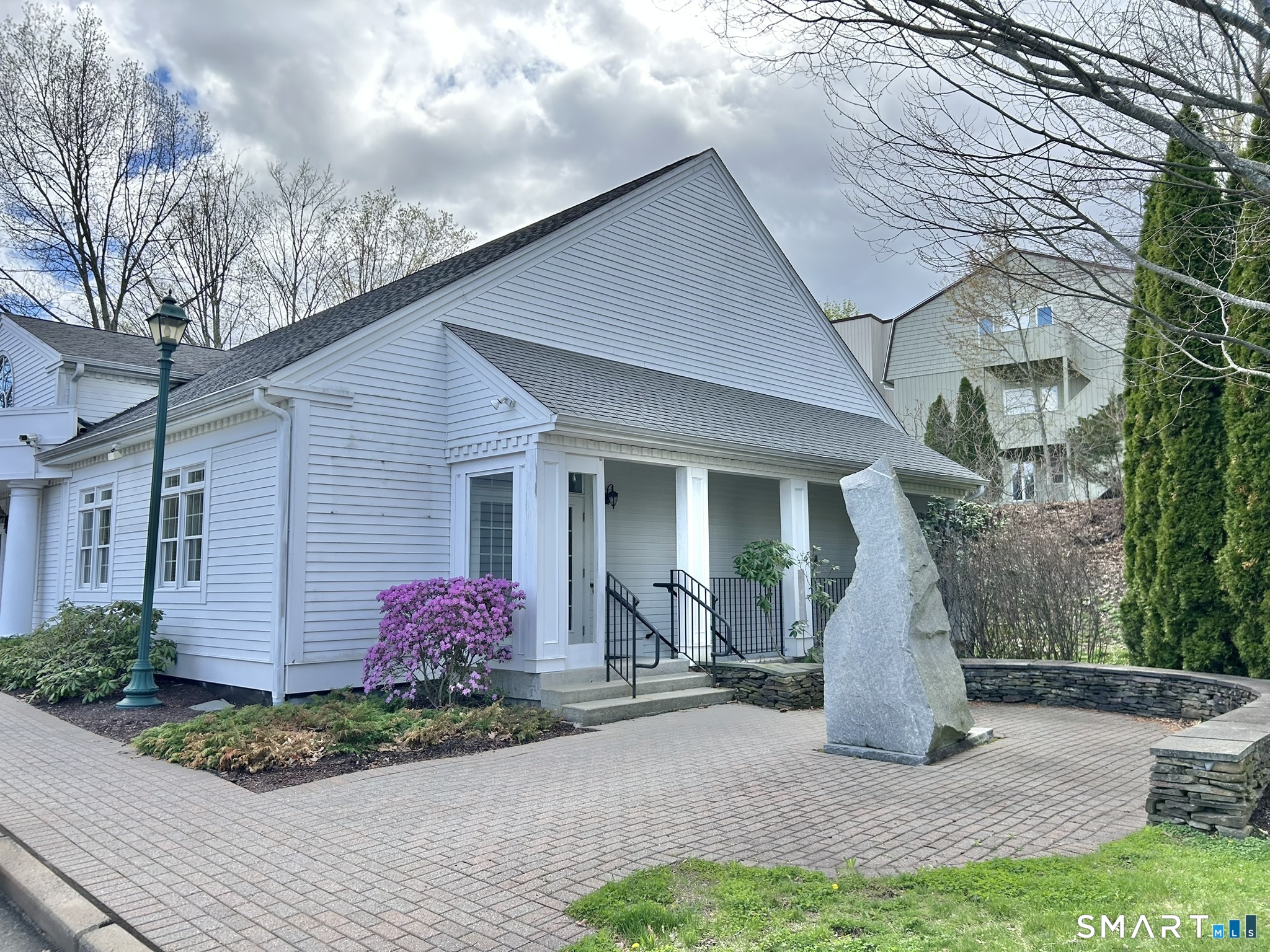 33 Dale Road Avon CT 06001