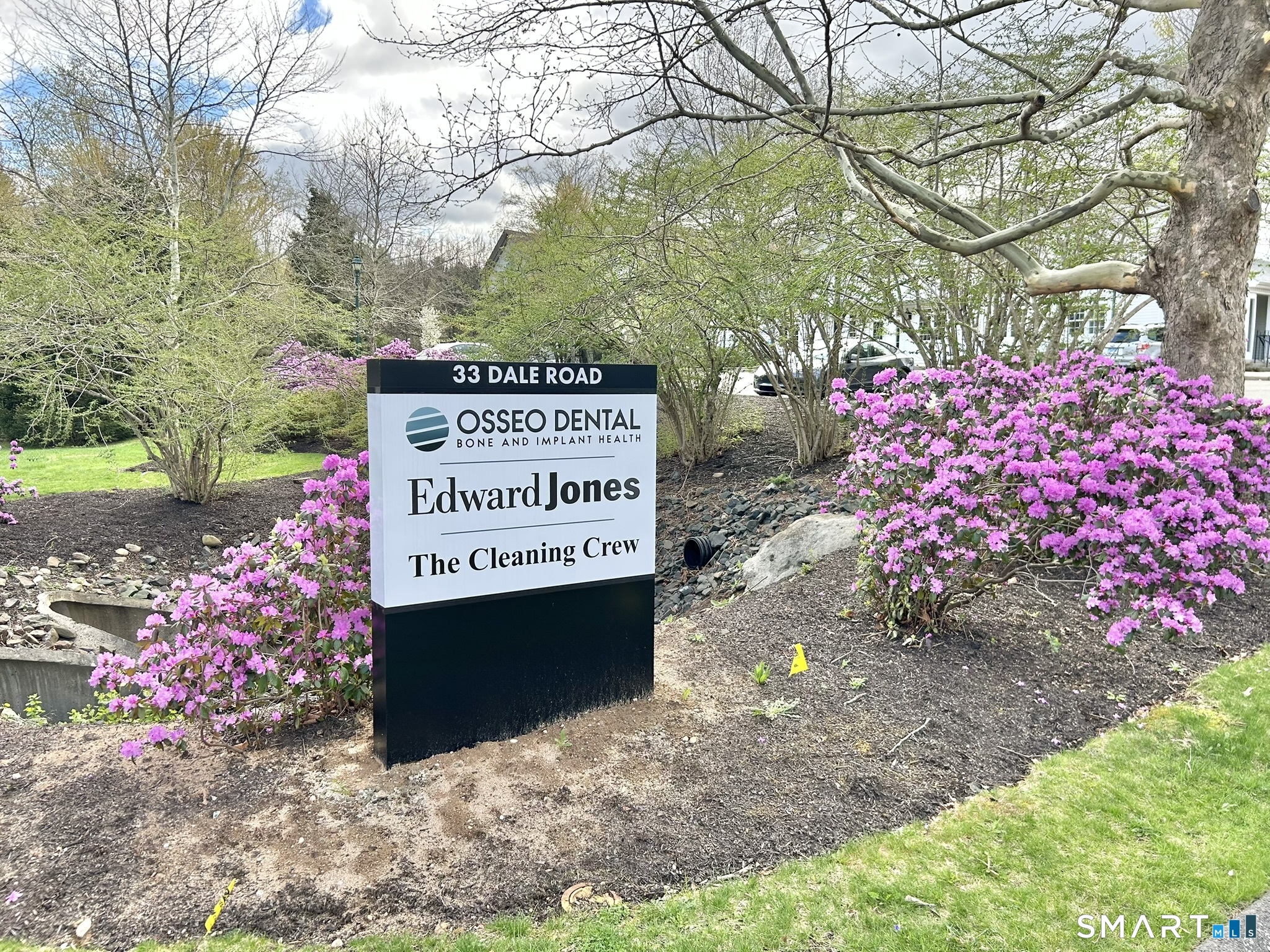 33 Dale Road Avon CT 06001