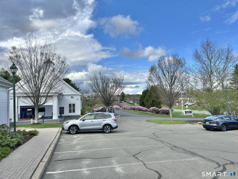33 Dale Road Avon CT 06001