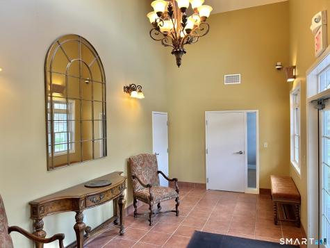 33 Dale Road Avon CT 06001