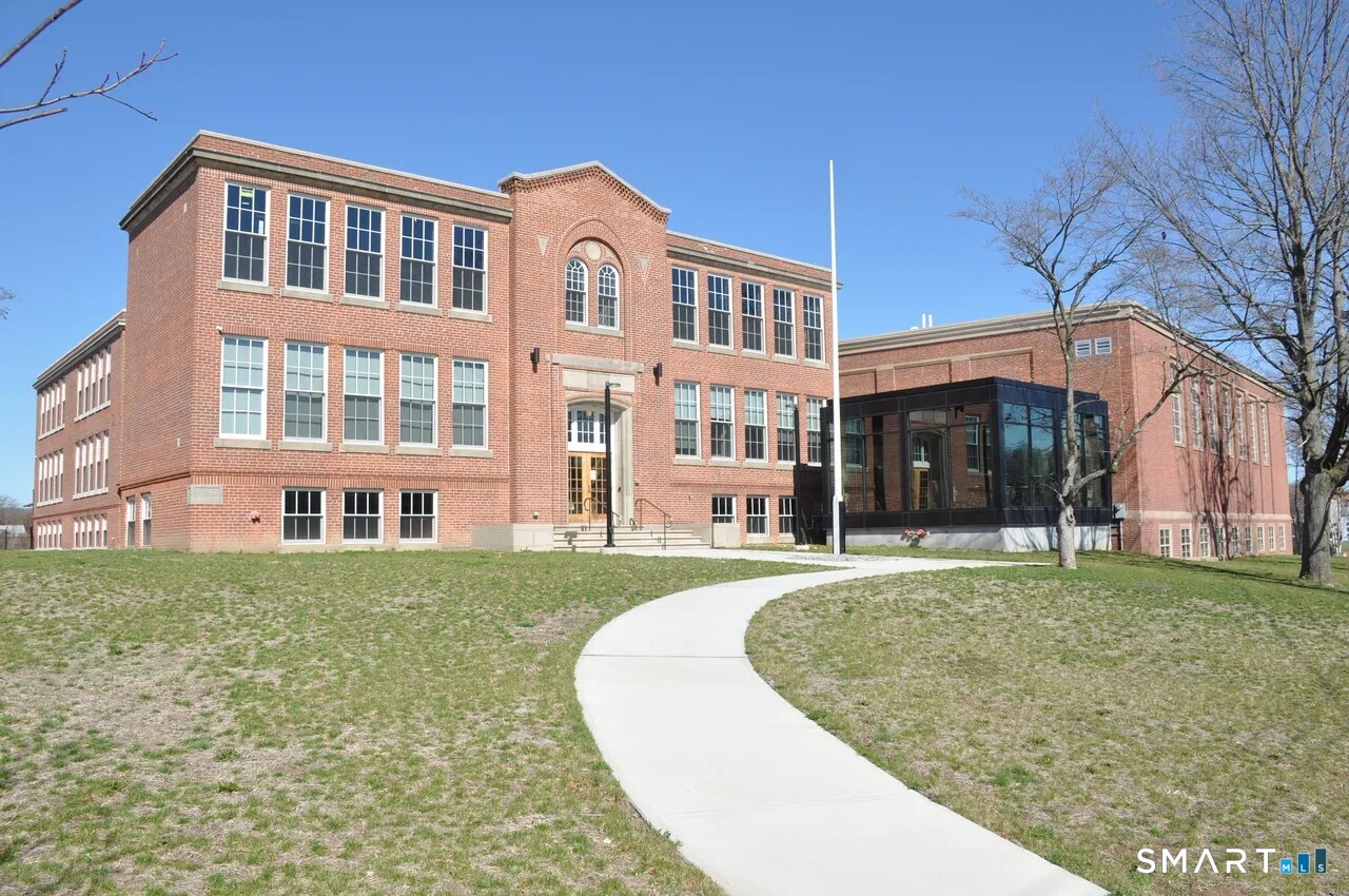 496 Newhall Street Hamden CT 06517