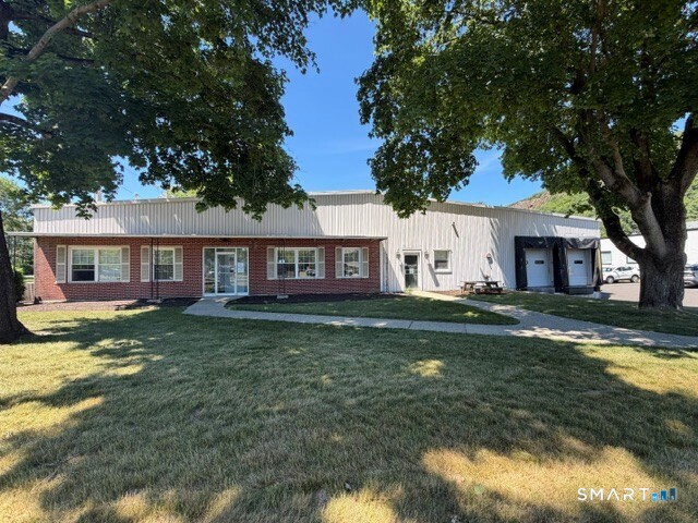5 Lunar Drive Woodbridge CT 06525