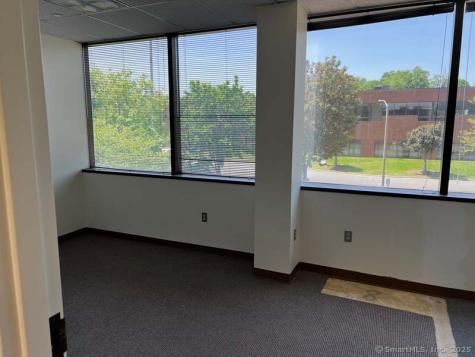 5 Shaw's Cove New London CT 06320