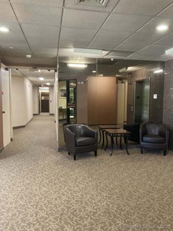 5 Shaw's Cove New London CT 06320