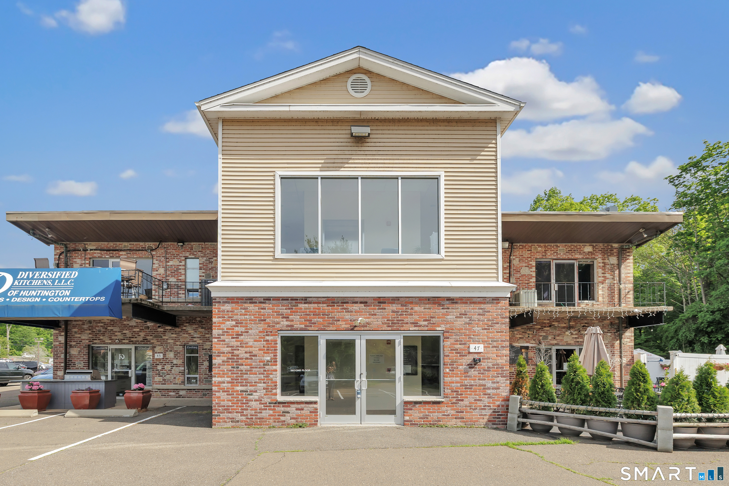 49 Huntington Plaza Street Shelton CT 06484