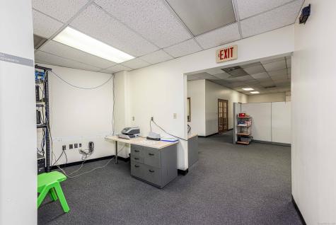 565 Washington Avenue North Haven CT 06473