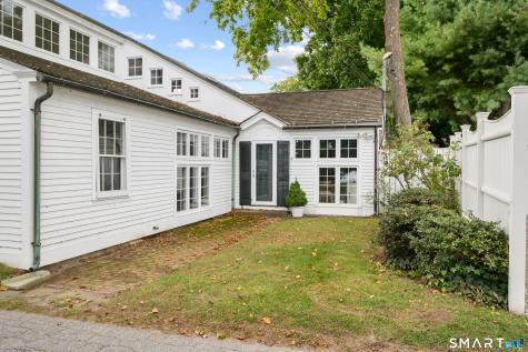 8 Novelty Lane Essex CT 06426