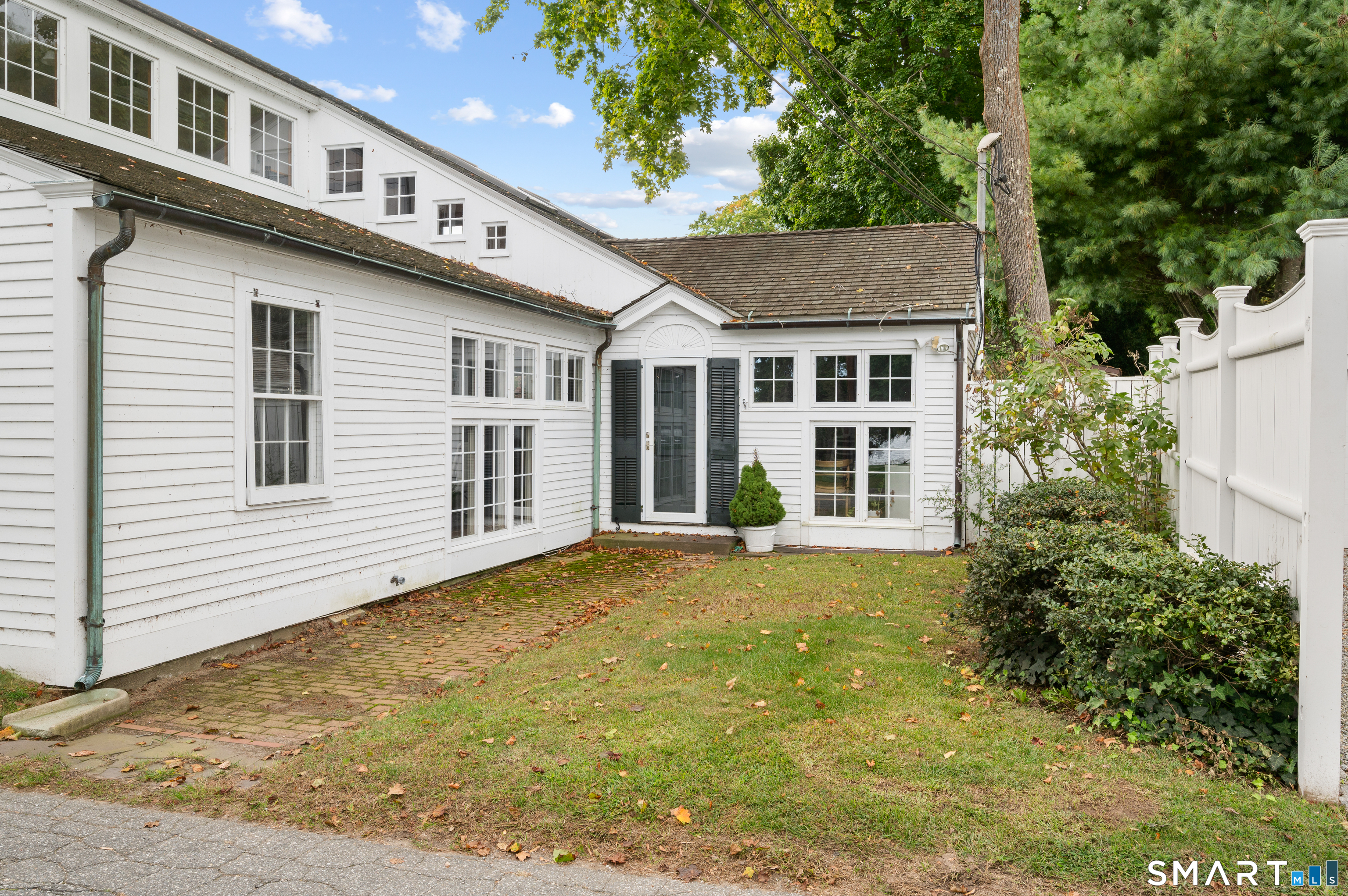 8 Novelty Lane Essex CT 06426