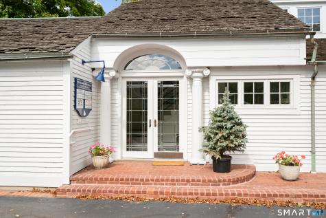 8 Novelty Lane Essex CT 06426