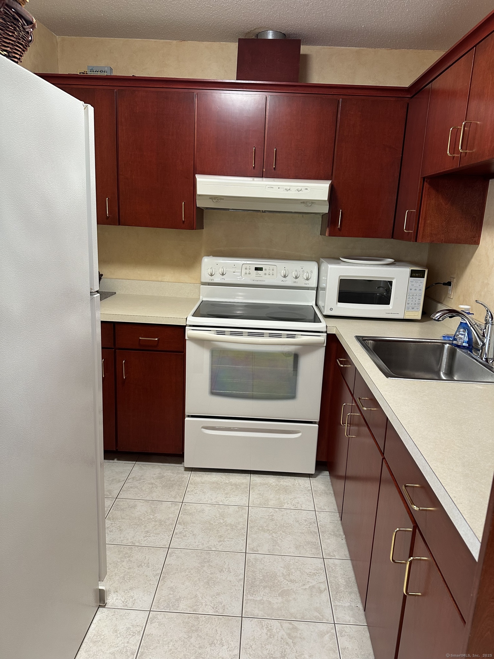 5 Barnes Avenue Old Saybrook CT 06475