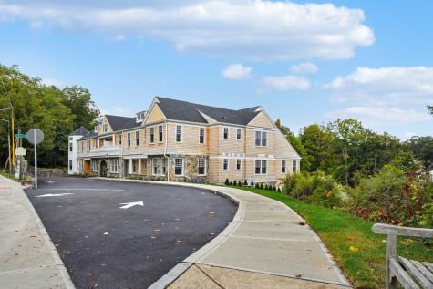 8 Husted Lane New Canaan CT 06840