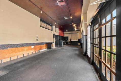 24 West Main Street Avon CT 06001