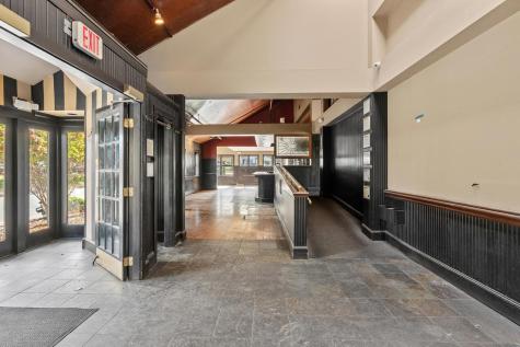 24 West Main Street Avon CT 06001