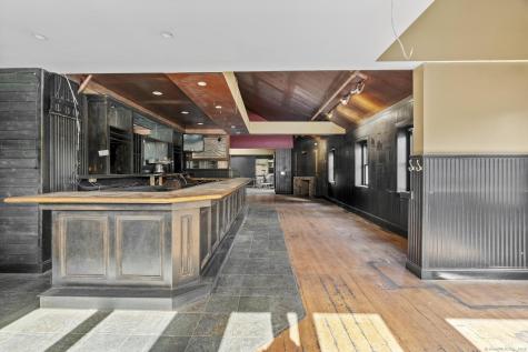 24 West Main Street Avon CT 06001