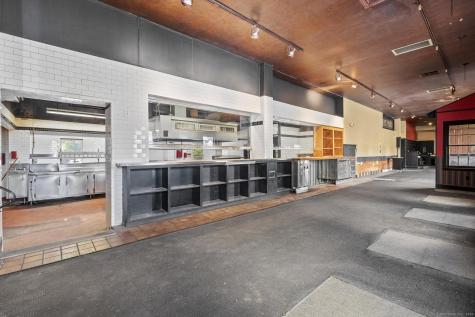 24 West Main Street Avon CT 06001