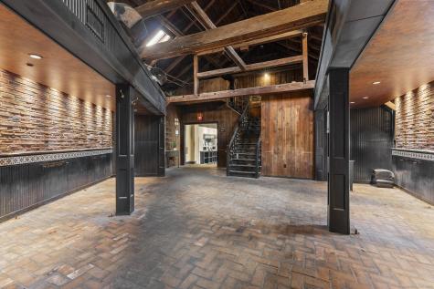24 West Main Street Avon CT 06001
