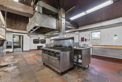 24 West Main Street Avon CT 06001