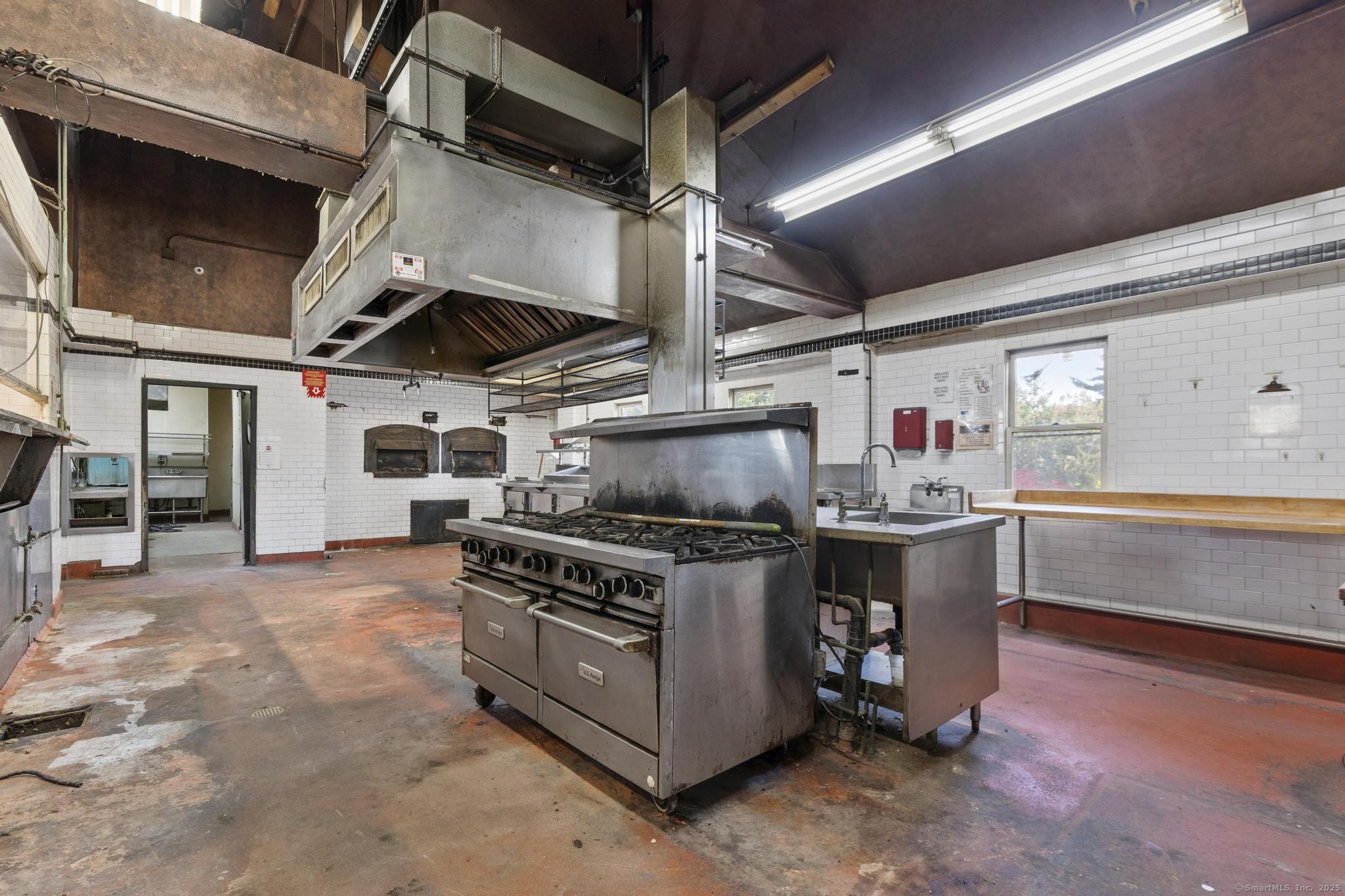24 West Main Street Avon CT 06001