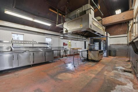 24 West Main Street Avon CT 06001