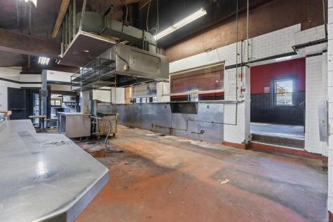 24 West Main Street Avon CT 06001