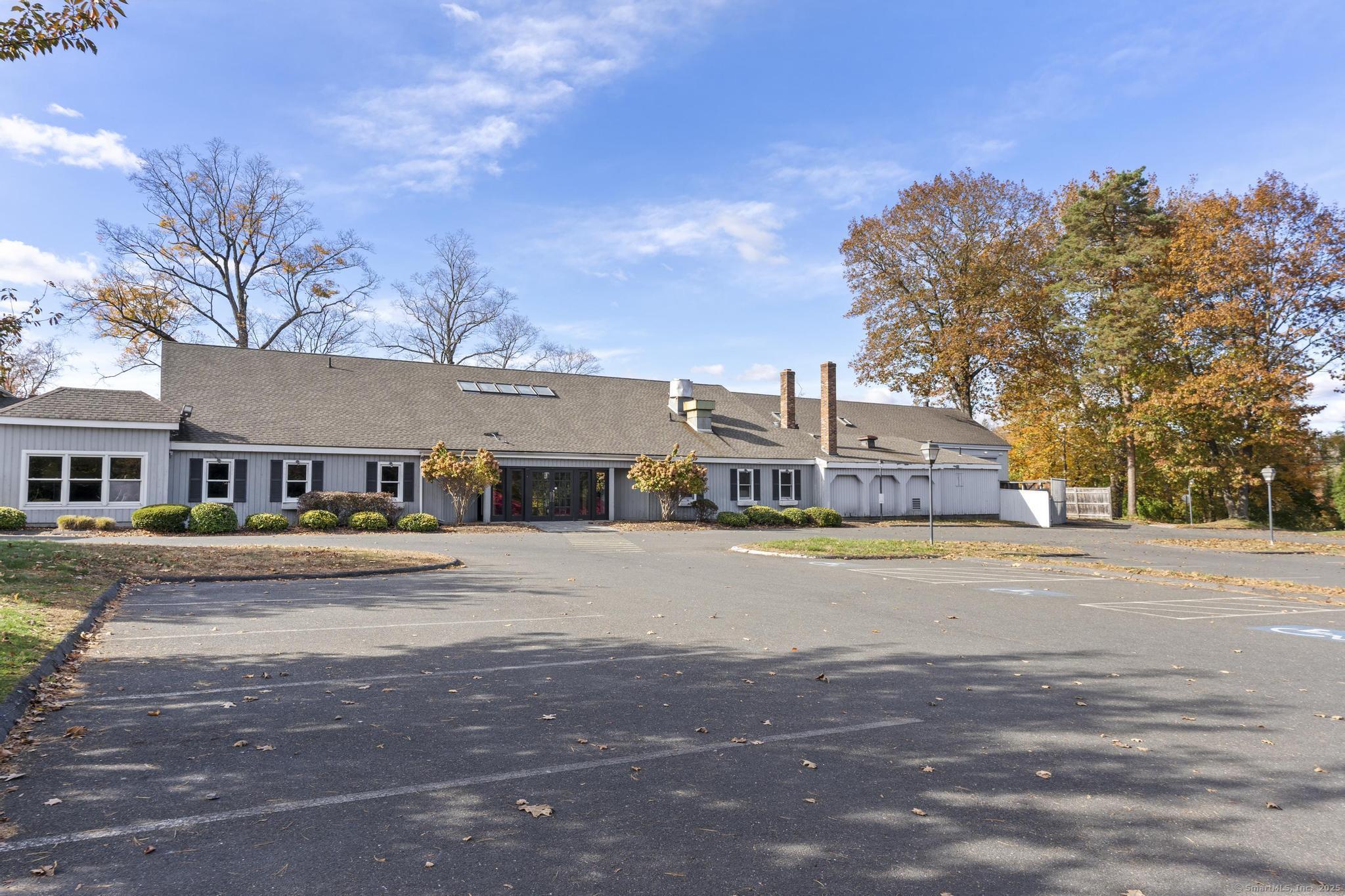 24 West Main Street Avon CT 06001