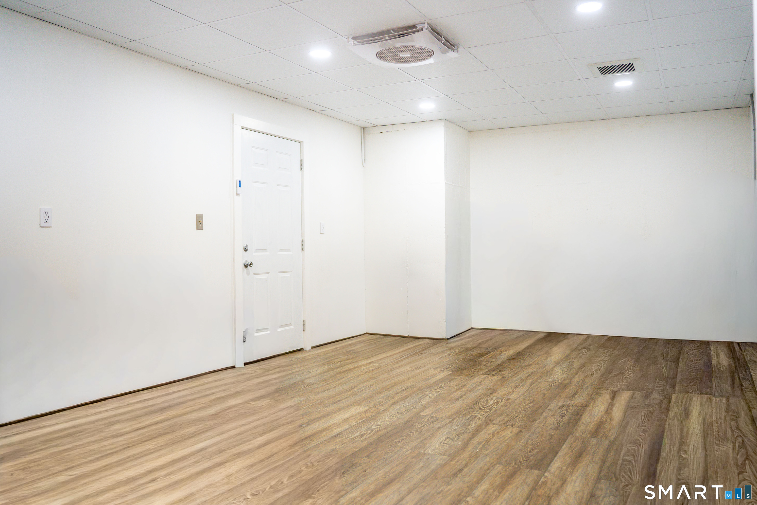 2563 Main Street Stratford CT 06615