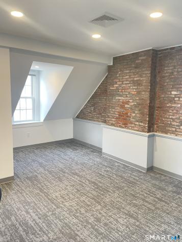 40 Bank Street New London CT 06320