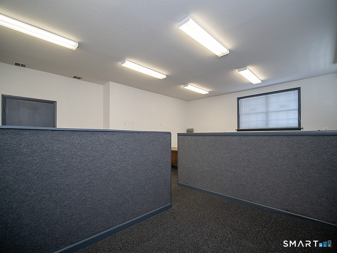 27 Lucy Street Woodbridge CT 06525
