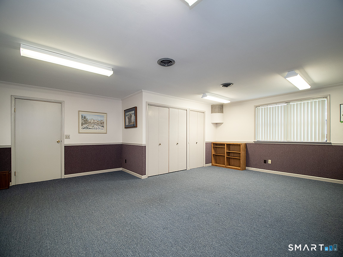 27 Lucy Street Woodbridge CT 06525