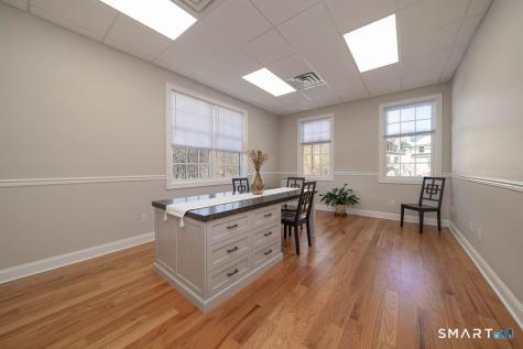 2614 Boston Post Road Guilford CT 06437