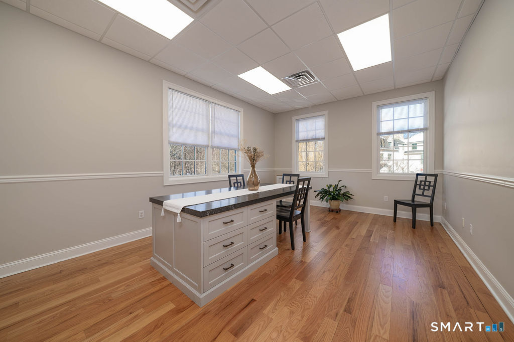 2614 Boston Post Road Guilford CT 06437