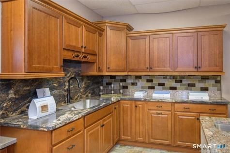 1695 Poquonock Avenue Windsor CT 06095