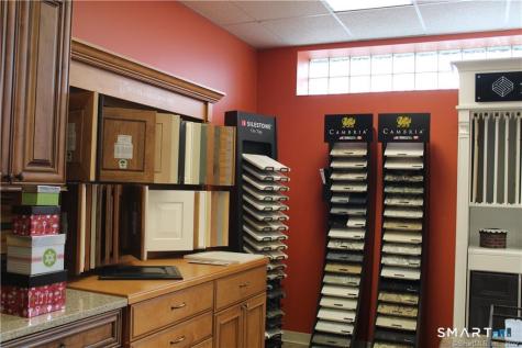 1695 Poquonock Avenue Windsor CT 06095