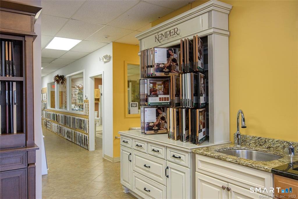 1695 Poquonock Avenue Windsor CT 06095