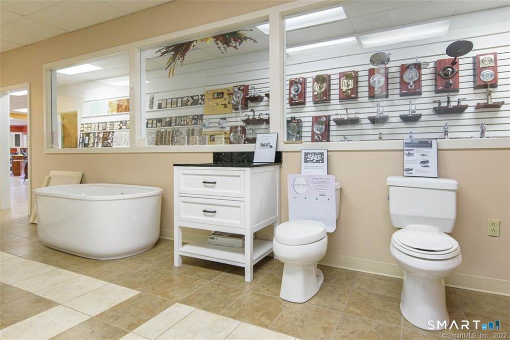 1695 Poquonock Avenue Windsor CT 06095