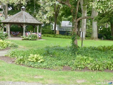 15 Nott Lane Essex CT 06426