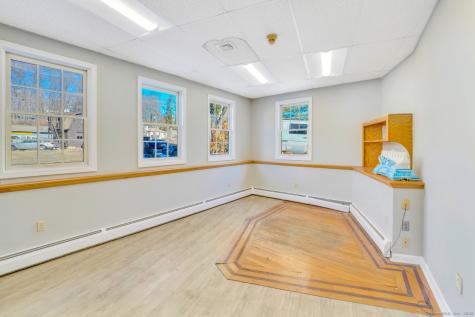 10-18 Beach Street Seymour CT 06483