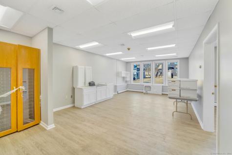 10-18 Beach Street Seymour CT 06483