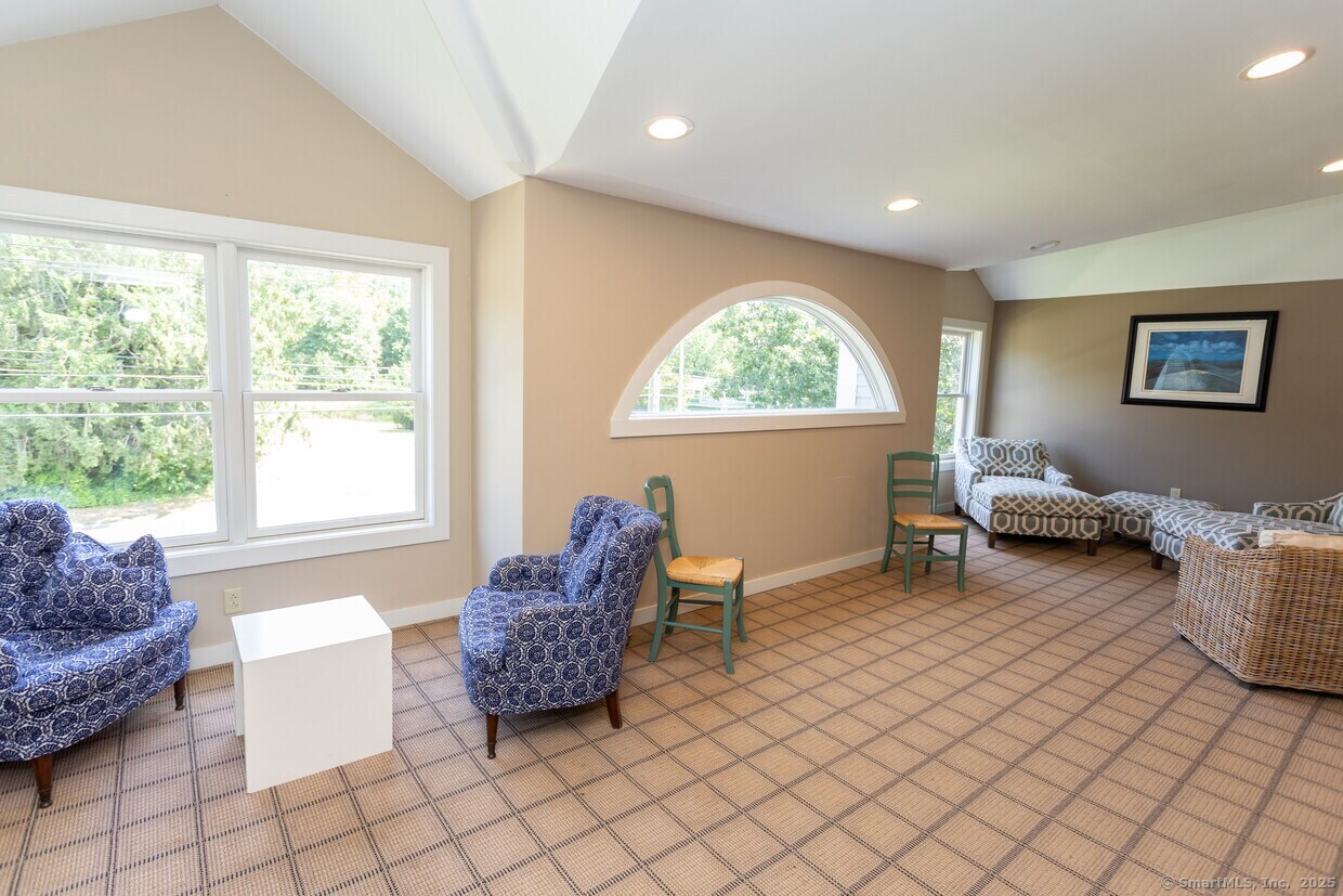 1587 Boston Post Road Westbrook CT 06498