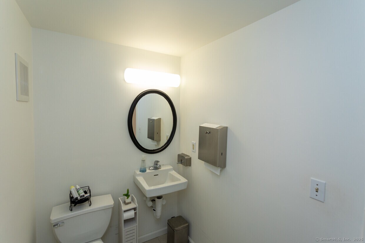 1587 Boston Post Road Westbrook CT 06498