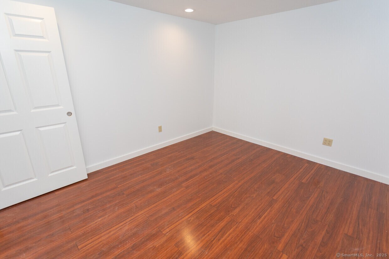 1587 Boston Post Road Westbrook CT 06498