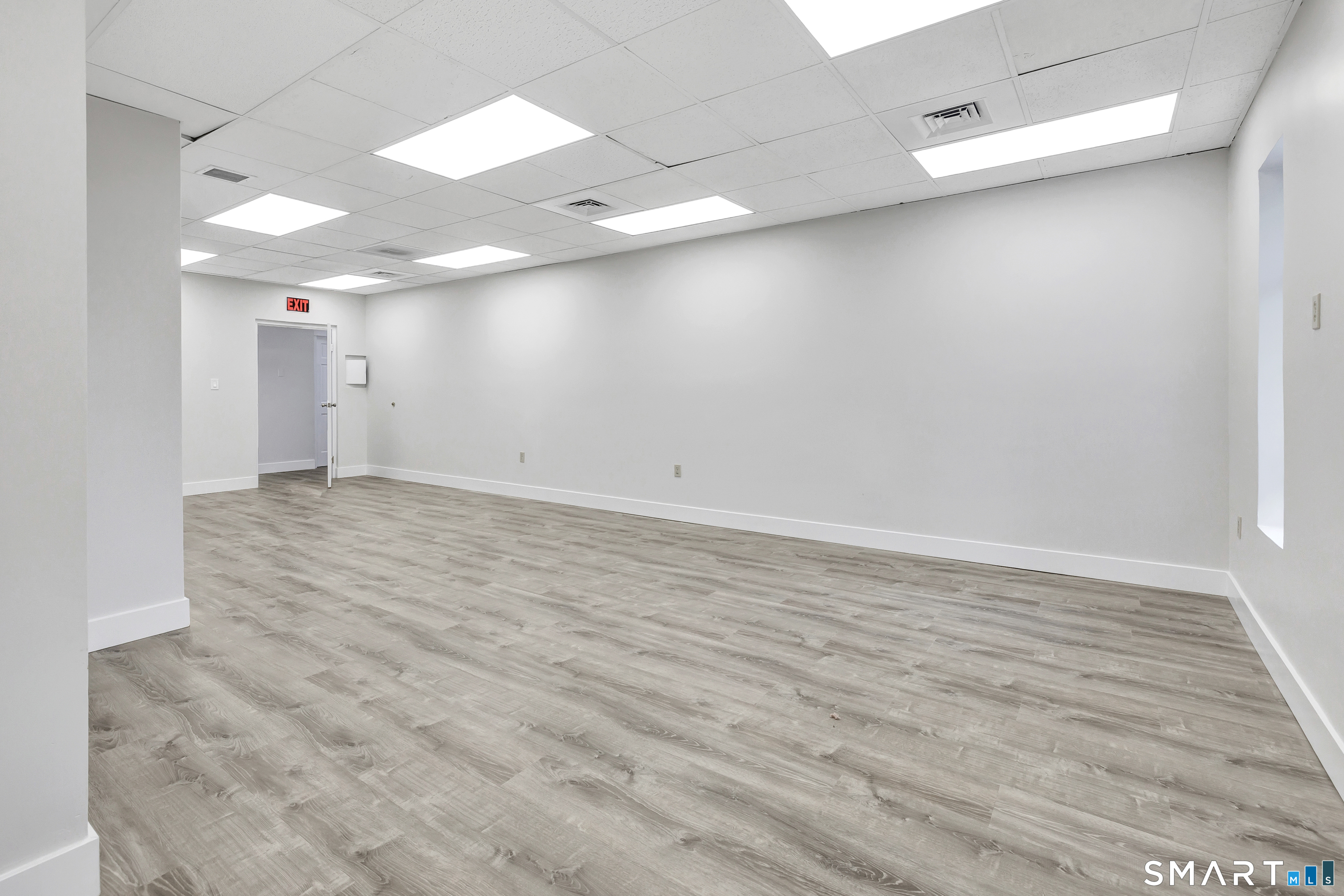 37 Huntington Plaza Street Shelton CT 06484