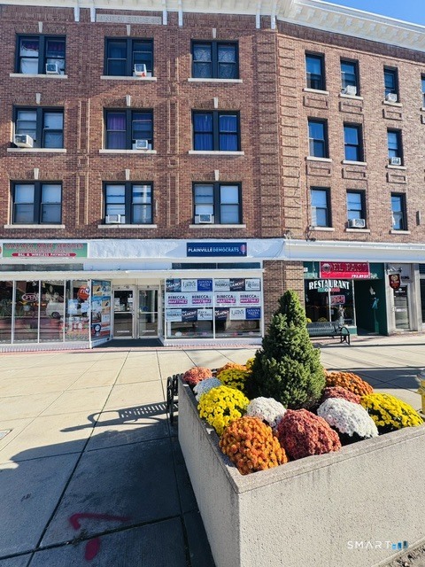 8 East Main Street Plainville CT 06062