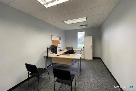 17 Berkshire Road Newtown CT 06482